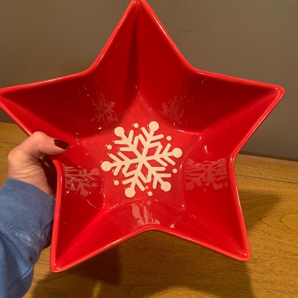 Snowflake Star Shaped Bowl, Excellent Condition, Perfect For Holidays